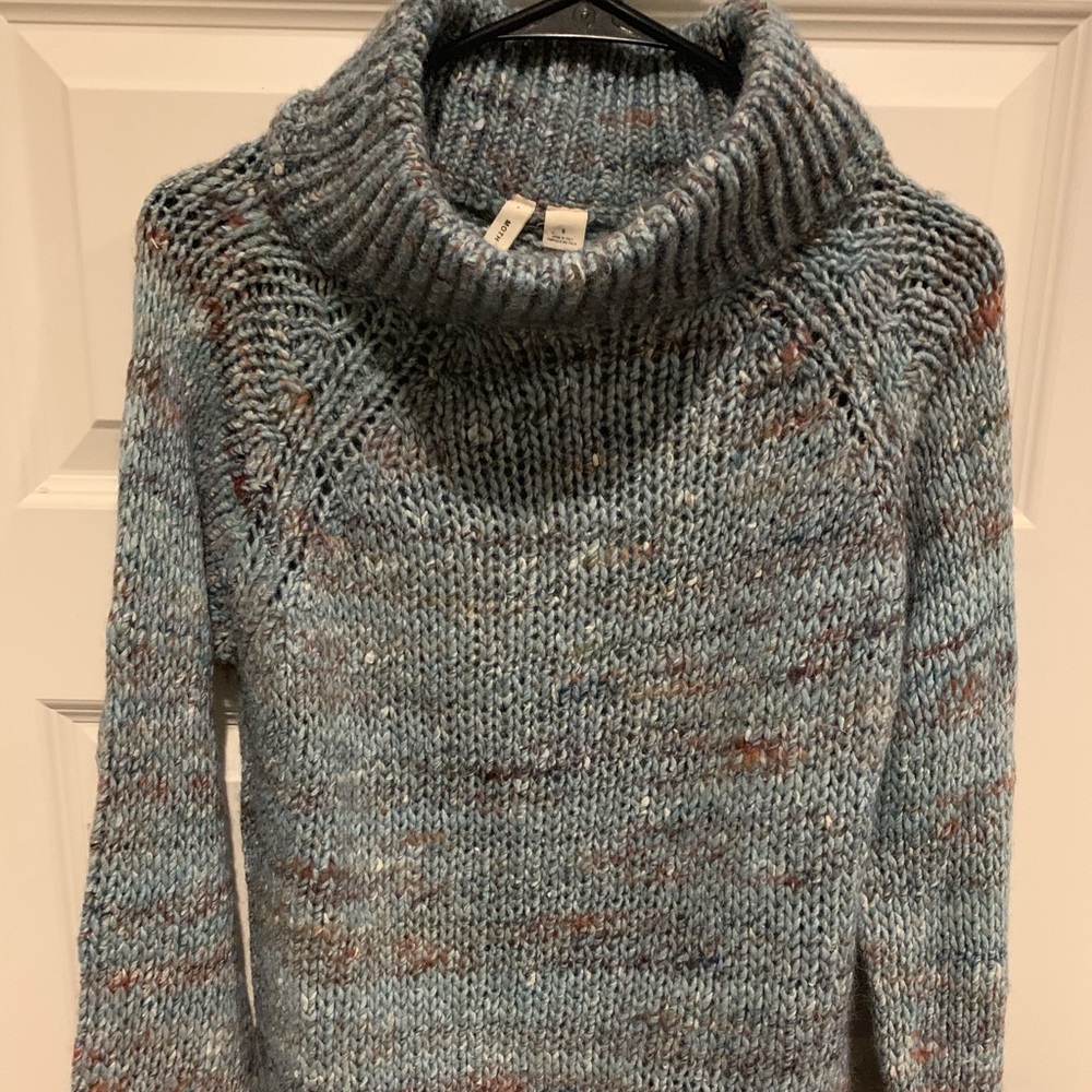 Sweater - Picture 2 of 2